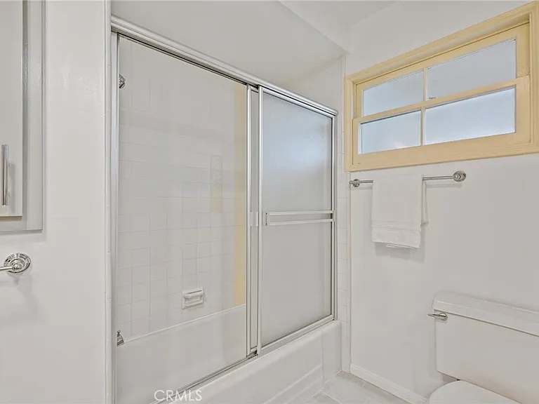 1557 Granvia Altamira — Photo 44
