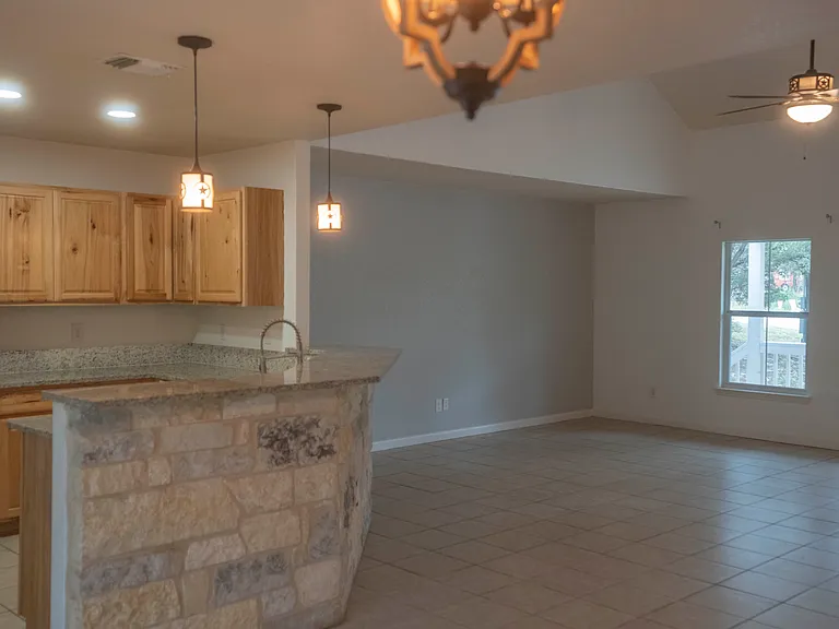 1015 Twin Deer Ln — Photo 6