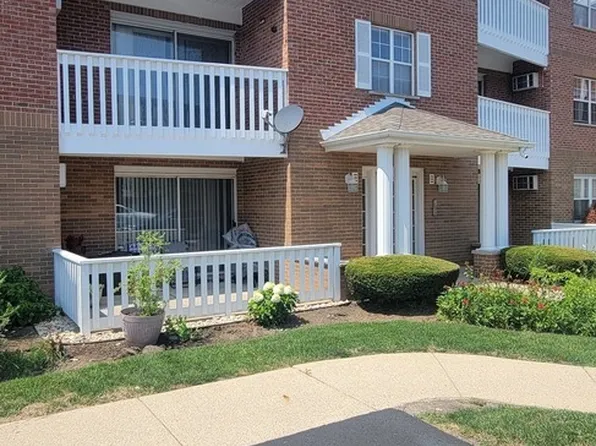 6561 W School St APT 206, Chicago, IL 60634