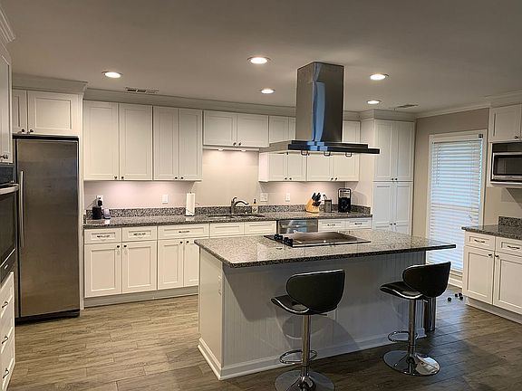 5th image of 275 Cotton Bend Dr