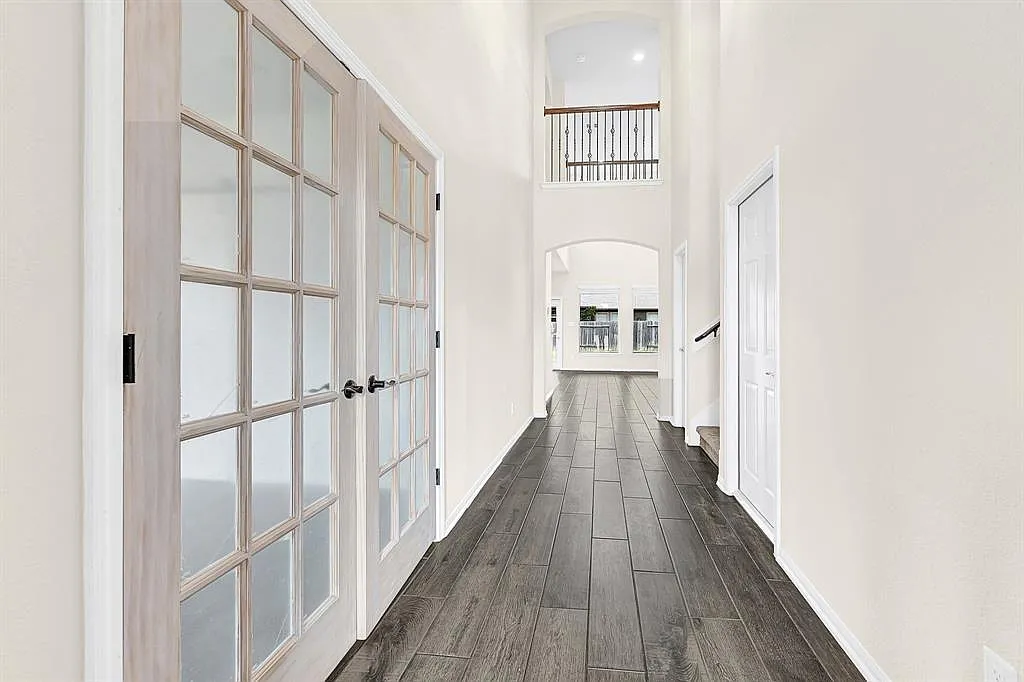 4 bed, 3.5 bath, 2850 sqft, $2,850 — Photo 3