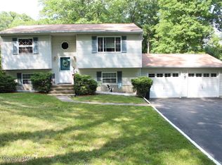 394 Neyhart Rd, Stroudsburg, PA 18360