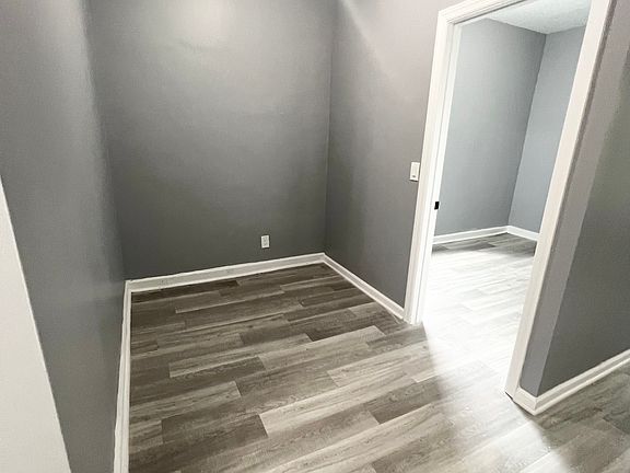 4th image of 53 Glenwood Ave APT 2B