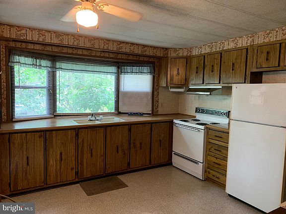 4th image of 102 Baysprings Dr