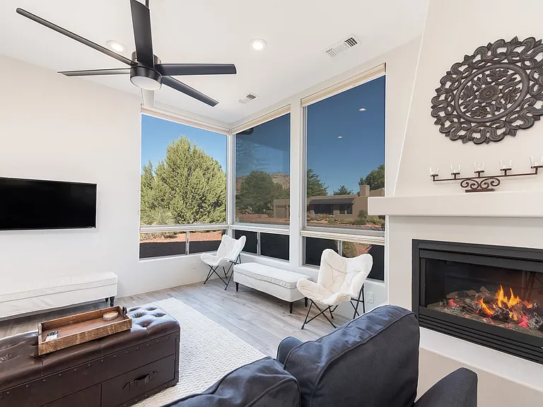 155 Quartz Dr — Photo 21