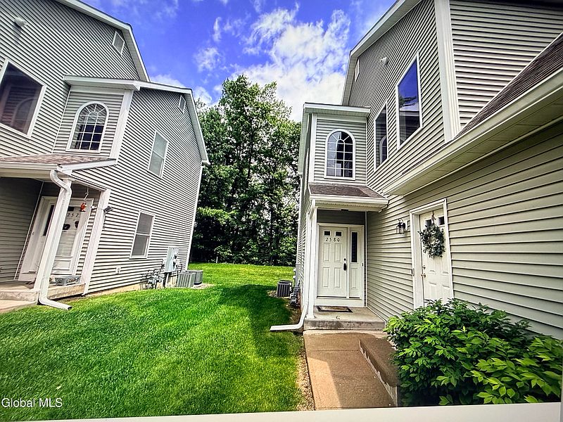 2nd image of 2580 Edgewood Avenue