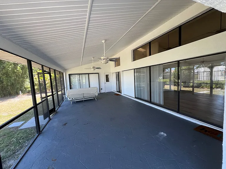2092 Rio De Janeiro Ave — Photo 28