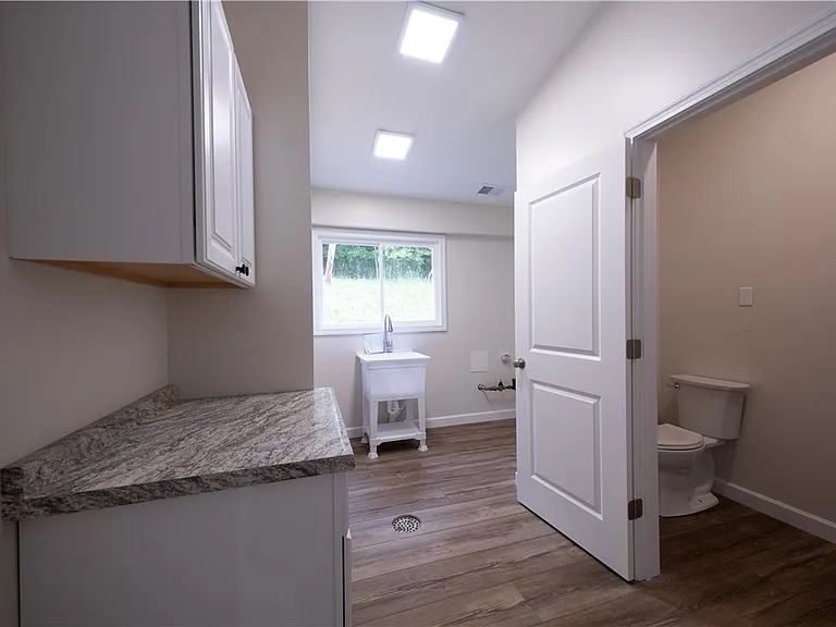 1165 Kings Ln — Photo 17
