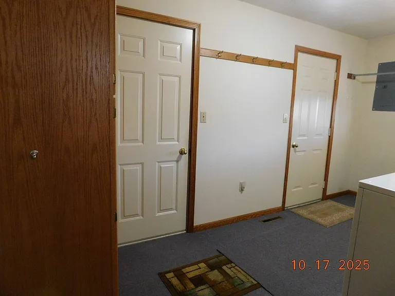 1710 Alpha St — Photo 16