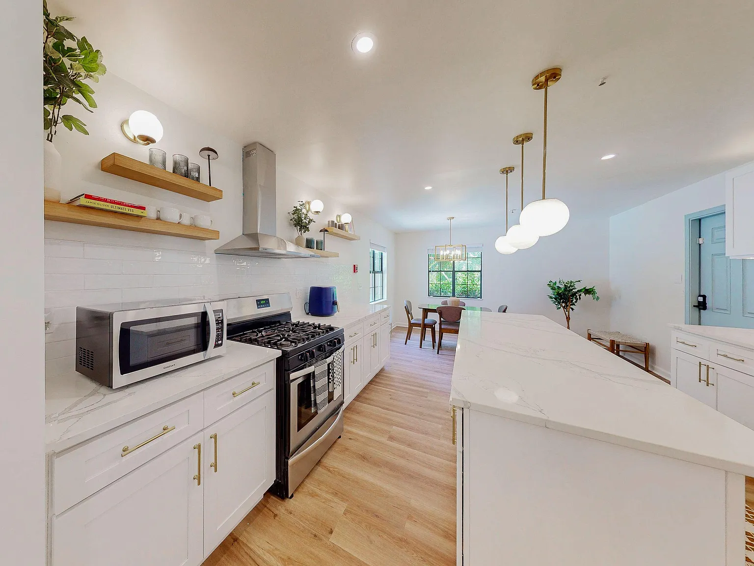4 bed, 5.0 bath, 2636 sqft, $1,183 — Photo 4