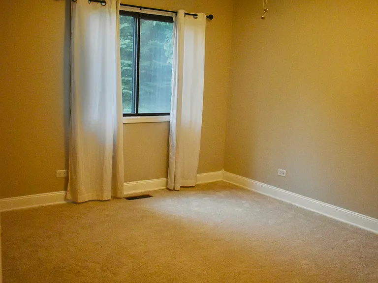 811 Ottawa Ct — Photo 7