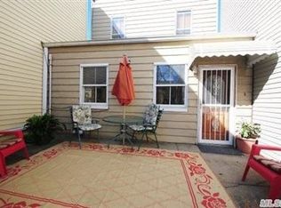 7356 71st St, Ridgewood, NY 11385