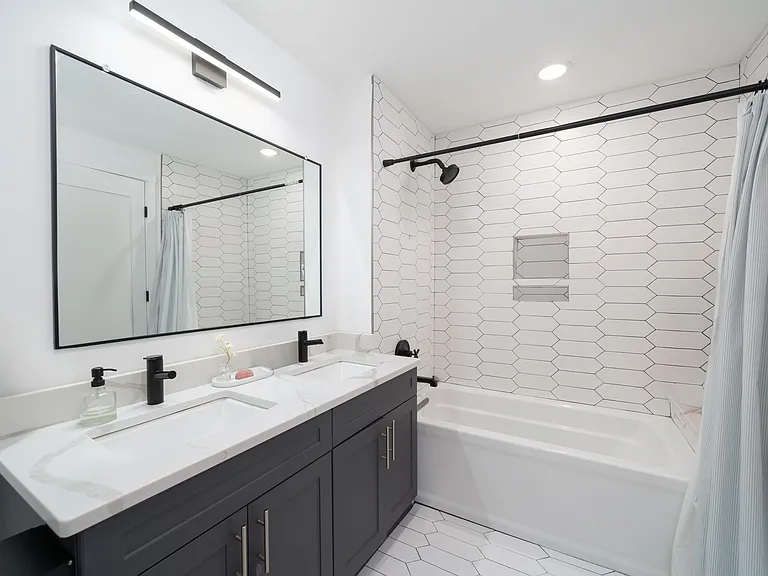 83 Waverly St #1 — Photo 14
