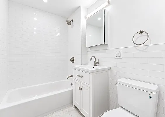 Bathroom, photo 2