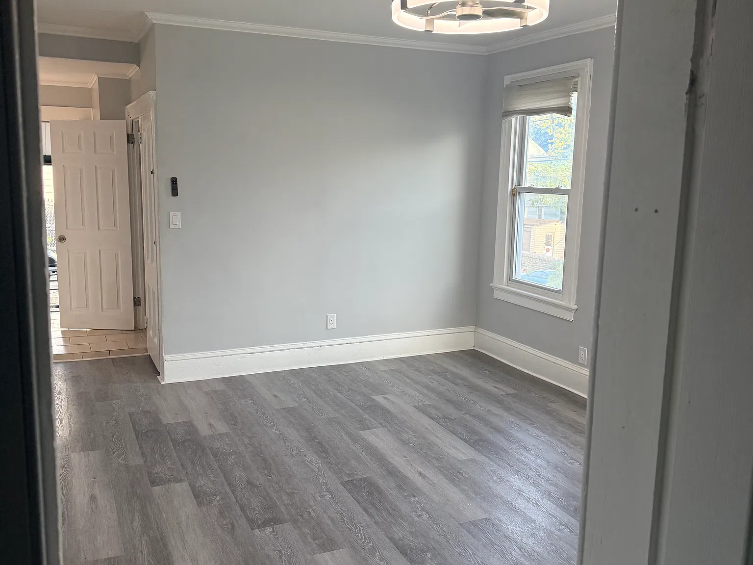 3 bed, 1300 sqft, $2,300 — Photo 3