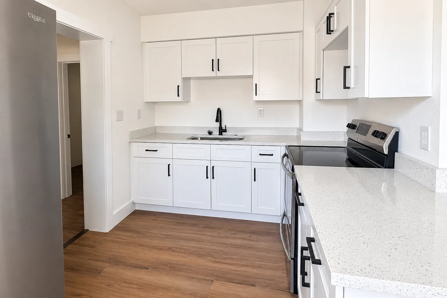 2 bed, 1000 sqft, $2,295 — Photo 3