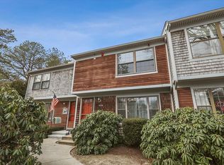 195 Falmouth Rd APT 12B, Mashpee, MA 02649