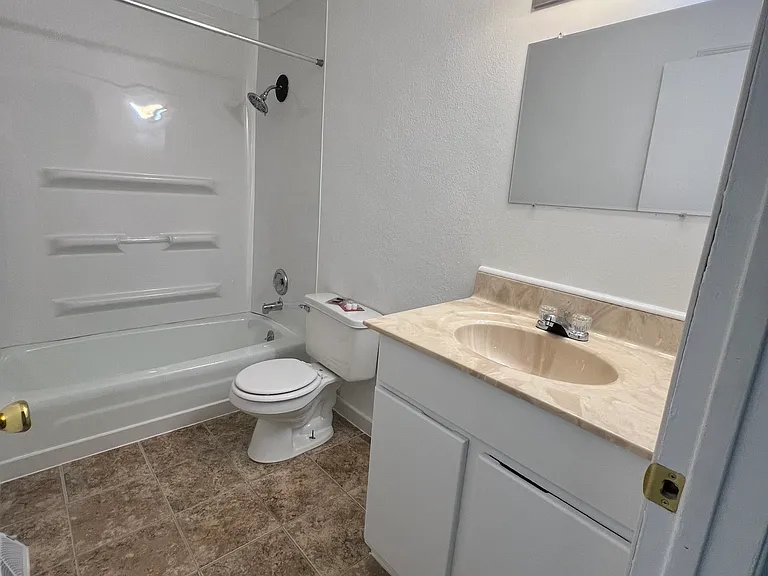 809 Saint James St — Photo 7