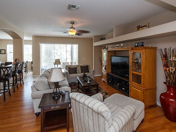 4th image of 710 Rob Roy Dr