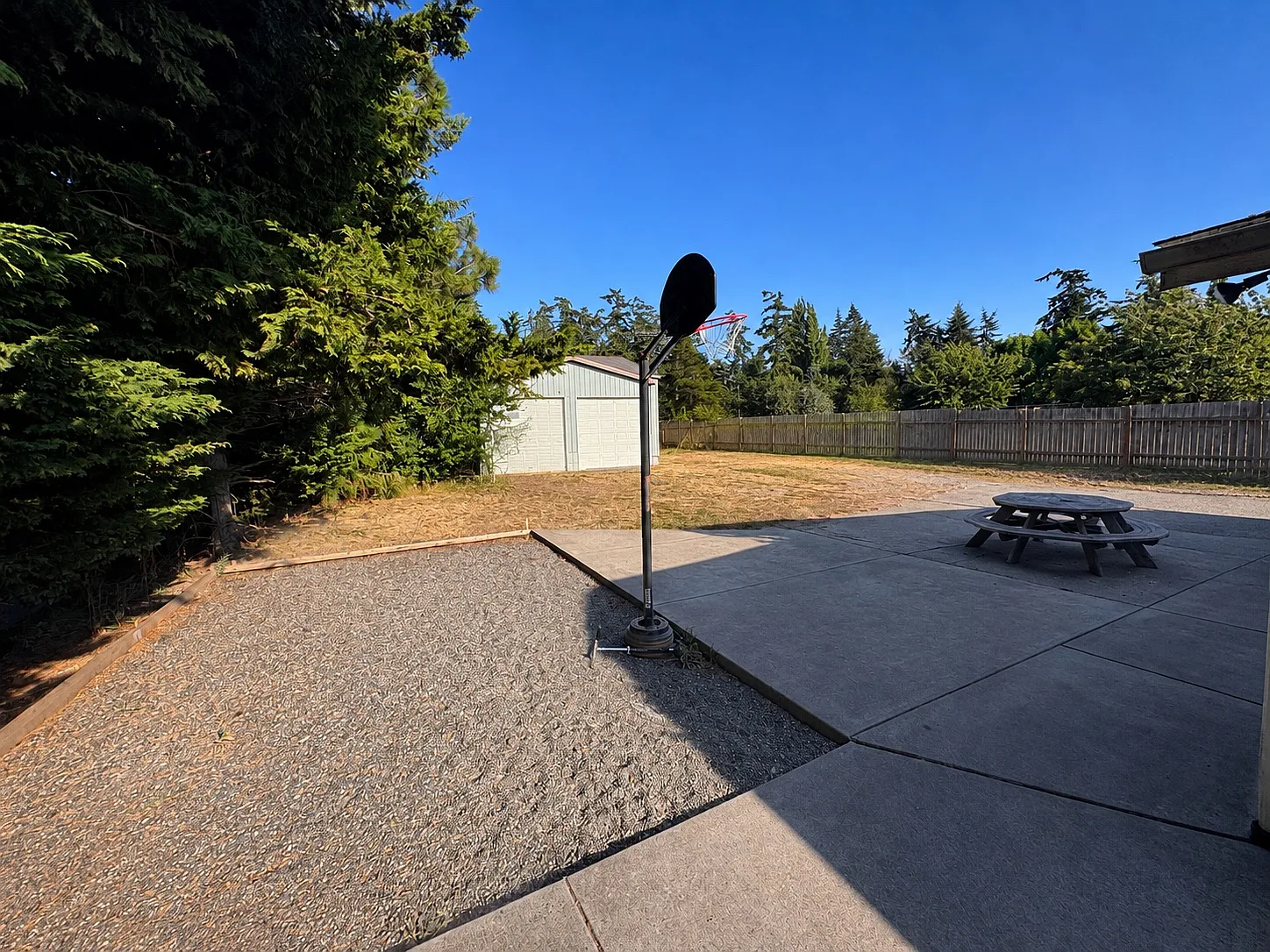 1038 Shawn Ave — Photo 3