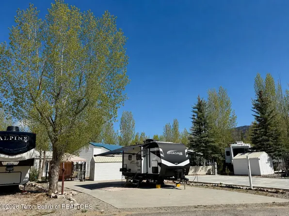111 Stagecoach Ln #19, Thayne, WY 83127