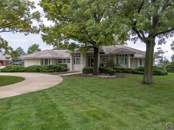 3615 SW Nottingham Rd, Topeka, KS 66614