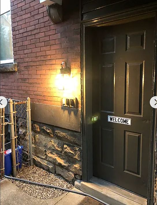 Secure side entrance to 3 apartments, 1 apartment on each floor.