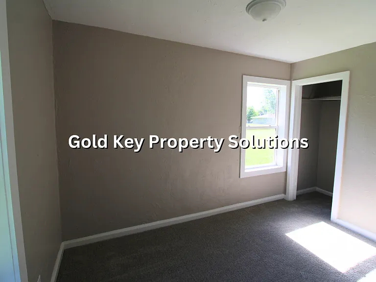300 N Biltmore Ave — Photo 13