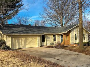 1943 E Swallow St, Springfield, MO 65804