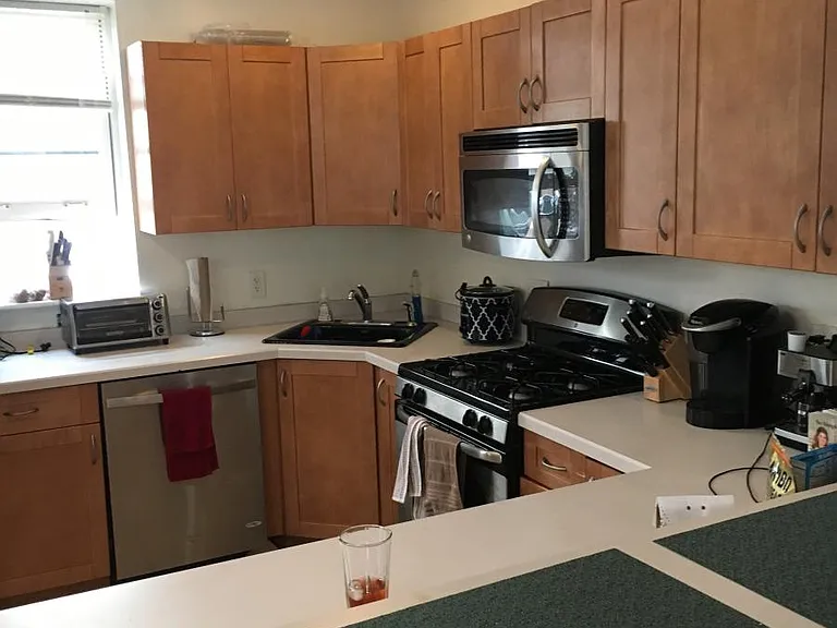 1019 N Lawrence St — Photo 6