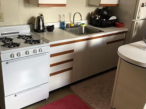 Photos from tenant. Haven't seen
