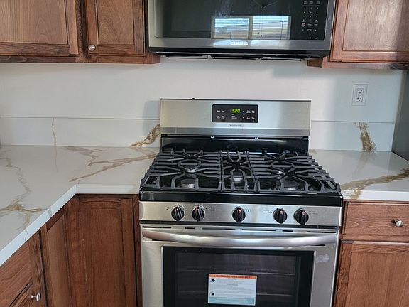 5th image of 15961 Fairgrove Ave #X