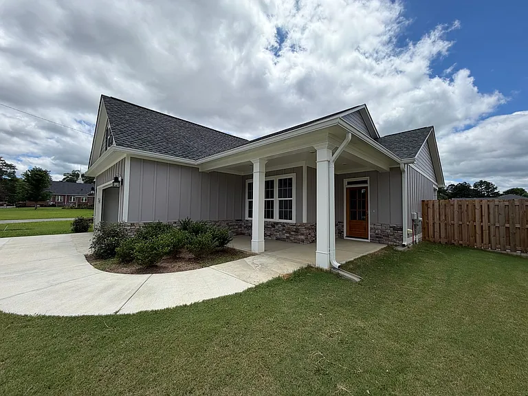 32 Dogwood St NE — Photo 3