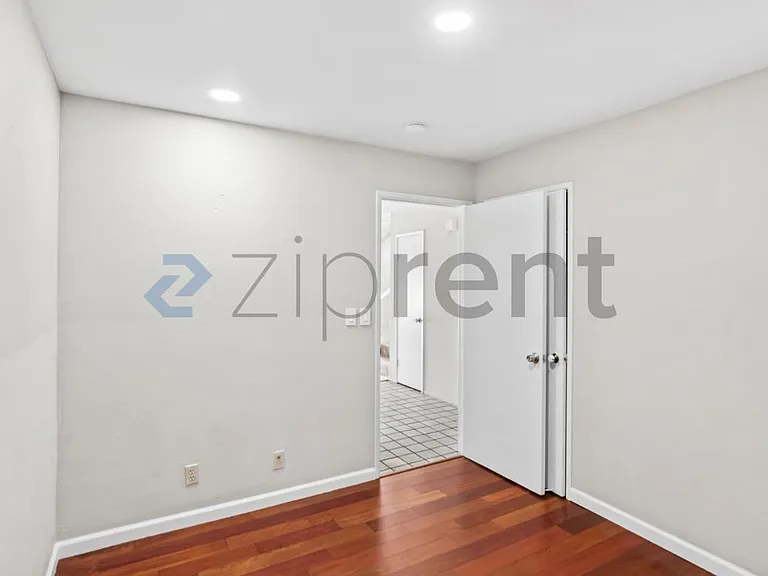 577 Manet Ter — Photo 18