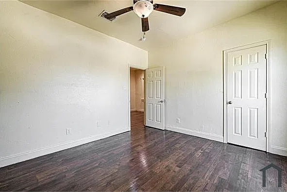 6 bed, 3000 sqft, $3,150 — Photo 4