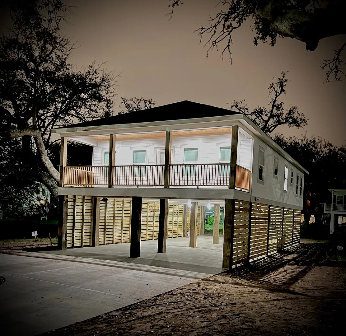 Modern Beautiful Beach House Biloxi Mississippi — Photo 1