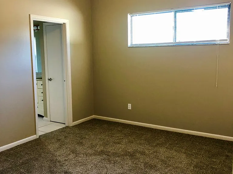 1012 Pearson Dr — Photo 17
