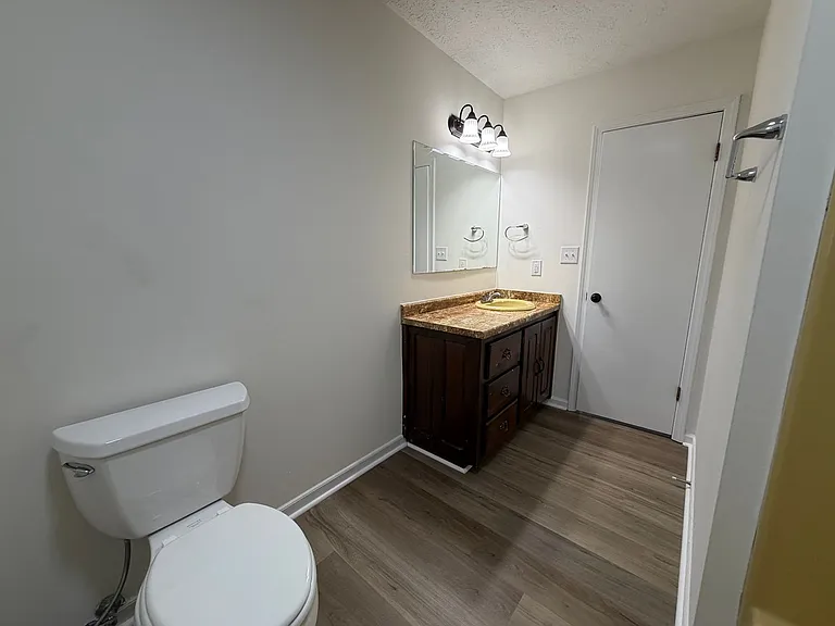 107 Austin Ct — Photo 9
