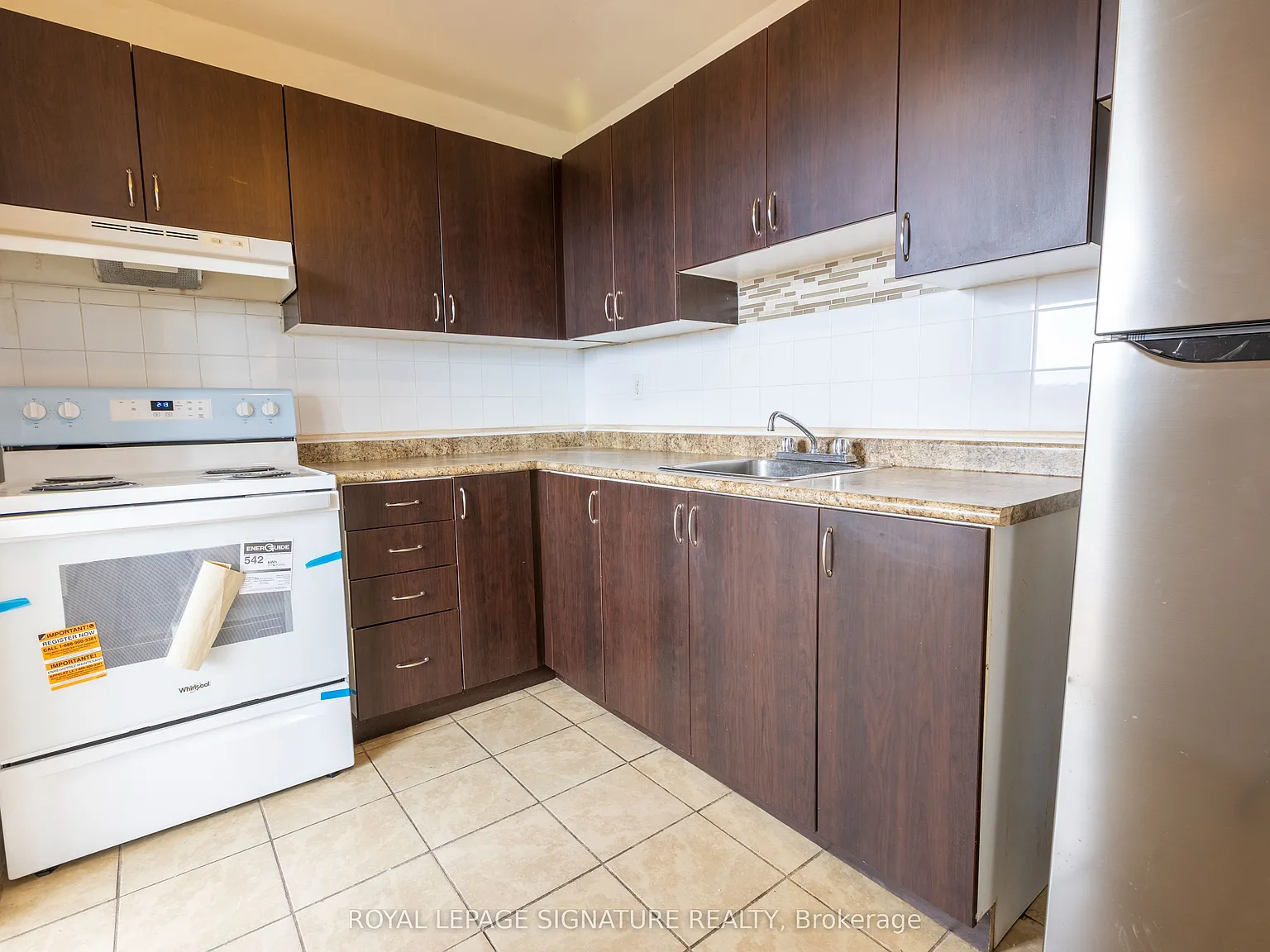 161 Oakwood Ave — Photo 3