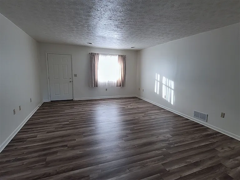 100 Sterling Hills Dr — Photo 42