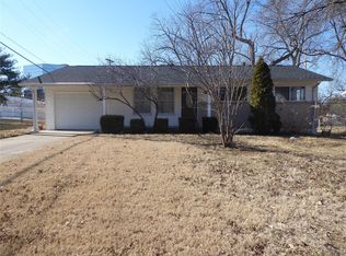 925 Tempo Dr, Saint Louis, MO
