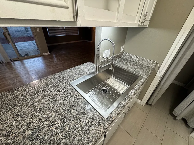 5060 Village Dr — Photo 6