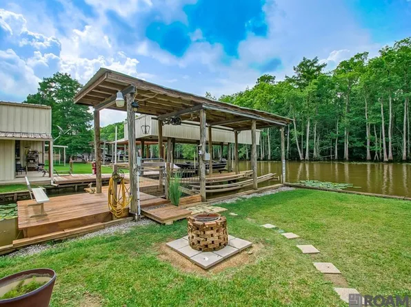 23082 Chene Blanc Ln, Maurepas, LA 70449