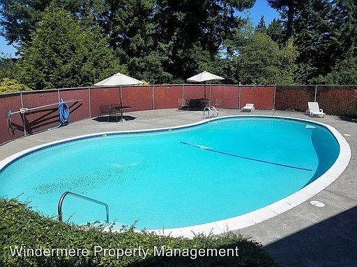 1st image of 924 Shorewood Dr APT 22
