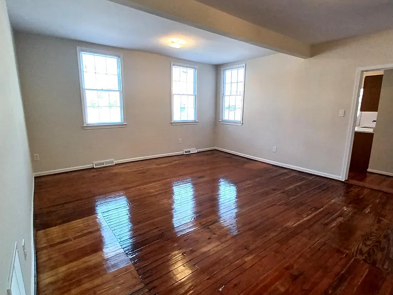 301 N West St #2 — Photo 3