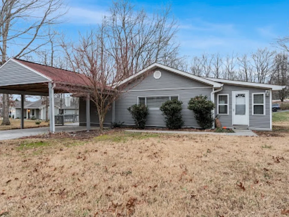 352 Lakeview Dr