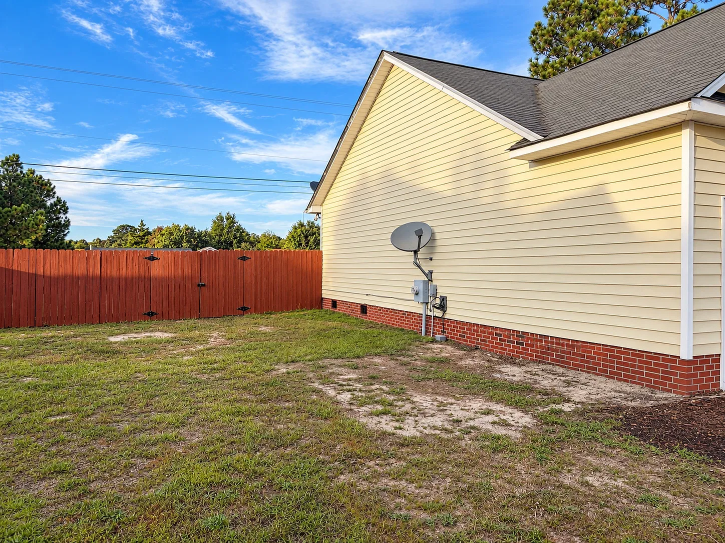 3 bed, 1250 sqft, $1,550 — Photo 2