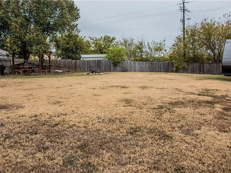 2202 Brookview Dr — Photo 19