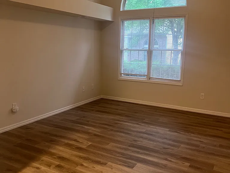 10 N Cedar Lake Dr E — Photo 7