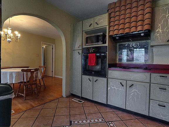 5th image of 3101 Chantilly Dr